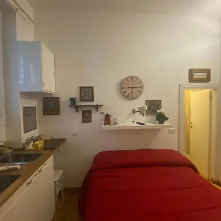 Piccolo E Indipendente A Garbatella * Roma